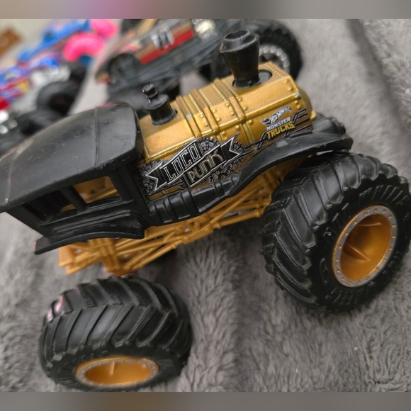 Hot Wheels Monster Trucks Bundle Toys (8) Variety Lot - Picture 2 of 9